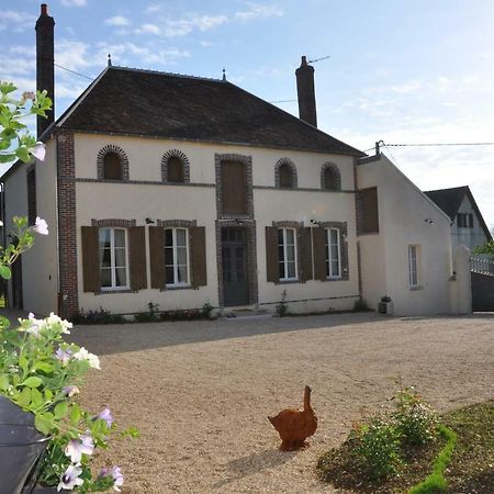 Gite Les Robins Vergigny Exterior foto